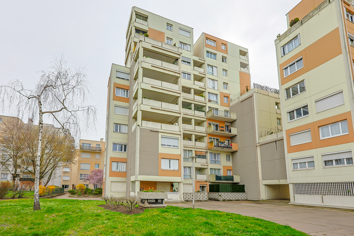 20 AV LEON BLUM EPINAY-51